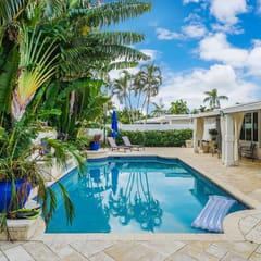 Dolphin Retreat - 4 Bedrooms House with Private Pool