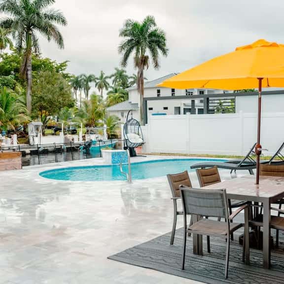 Bimini Bliss: Waterfront Pool Retreat By Dream Vacation - Image 1
