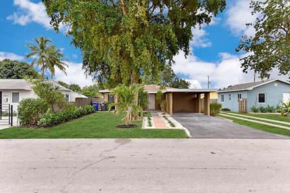 2904 Hollywood
