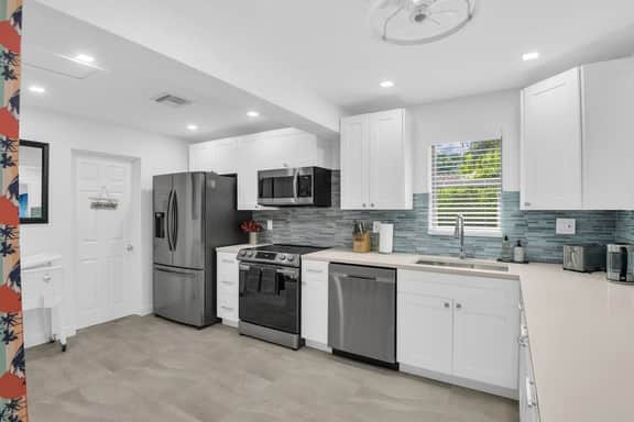 Surfs up - 4 Bdrm House W Pool