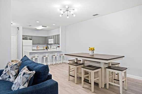 15 Min to Disney | Kissimmee 3BR/2BA | Sleeps 10 - Image 2