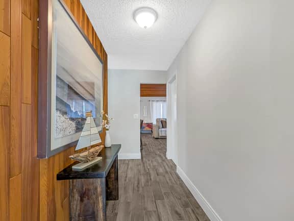Deerfield Coastal House - Cozy Stay - Image 2